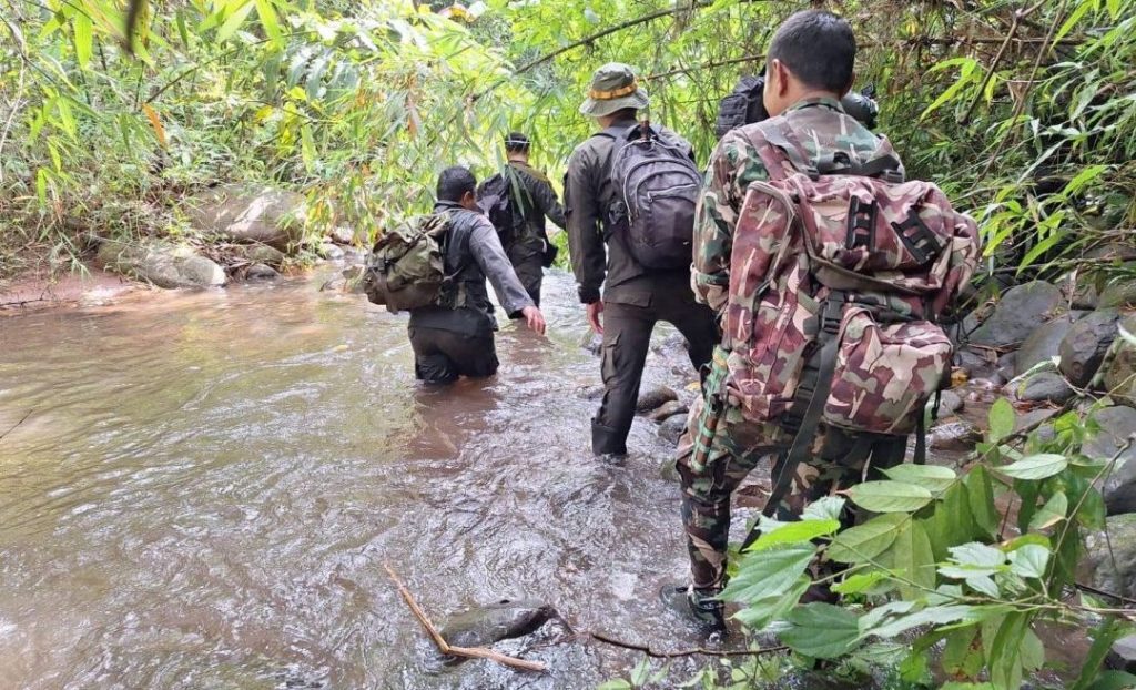 Chopper joins hunt for Thai tourist missing on mountain - Thai Newsroom